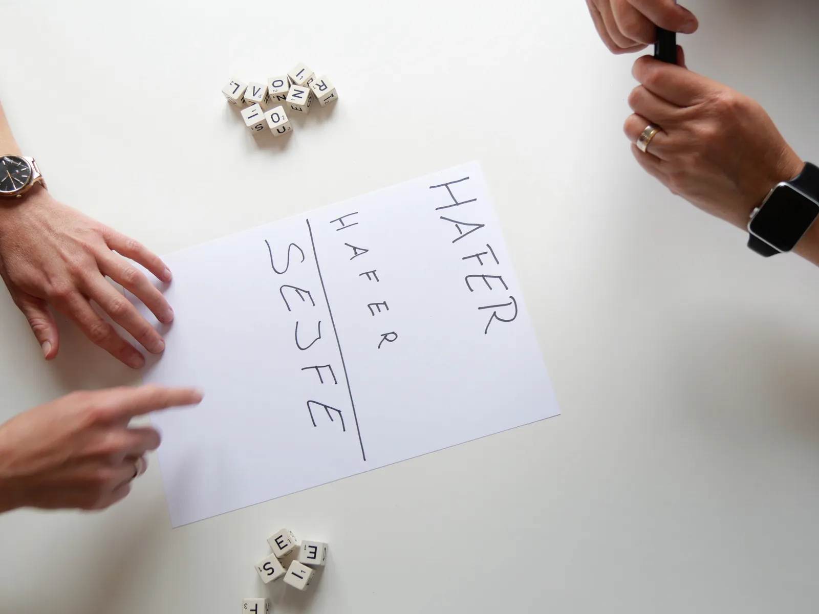 Wort- und Lesekarten mit Buchstabenwürfeln als Sprachtherapie-Material